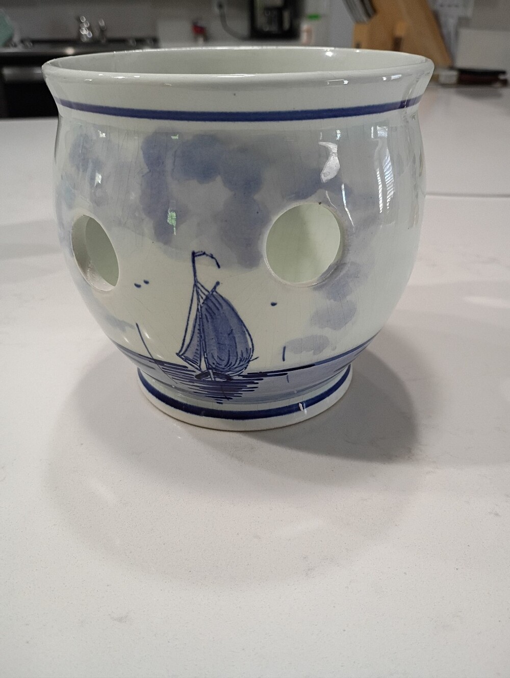 Vintage Delft Blue Ceramic Crocus Bulb Planter. - Picture 2 of 6